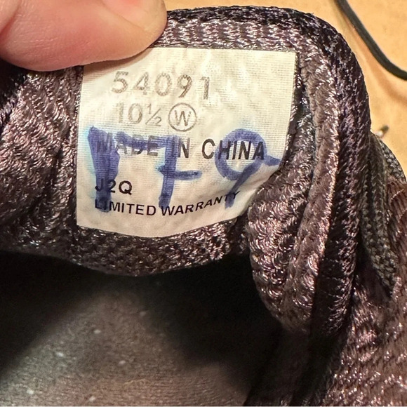 FootJoy Contour Fit men's golf shoes, size 10.5W, soft spike, spring, outdoors - Picture 9 of 13